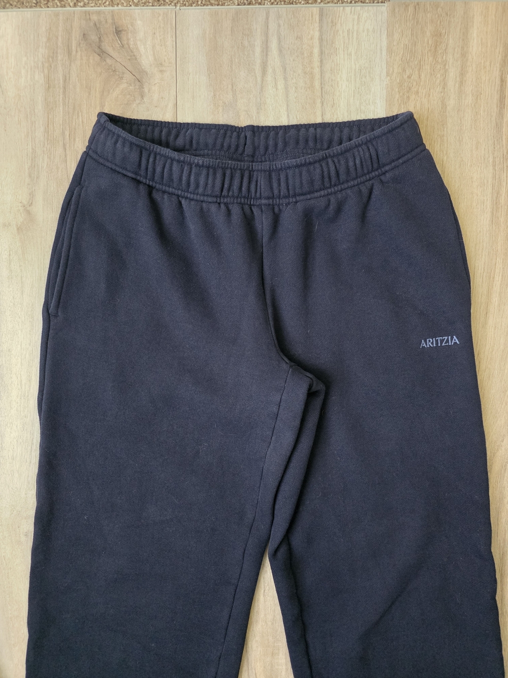 Aritzia Cozy Sweatfleece Mega Straight™ Sweatpant Size XS - Picture 5 of 16